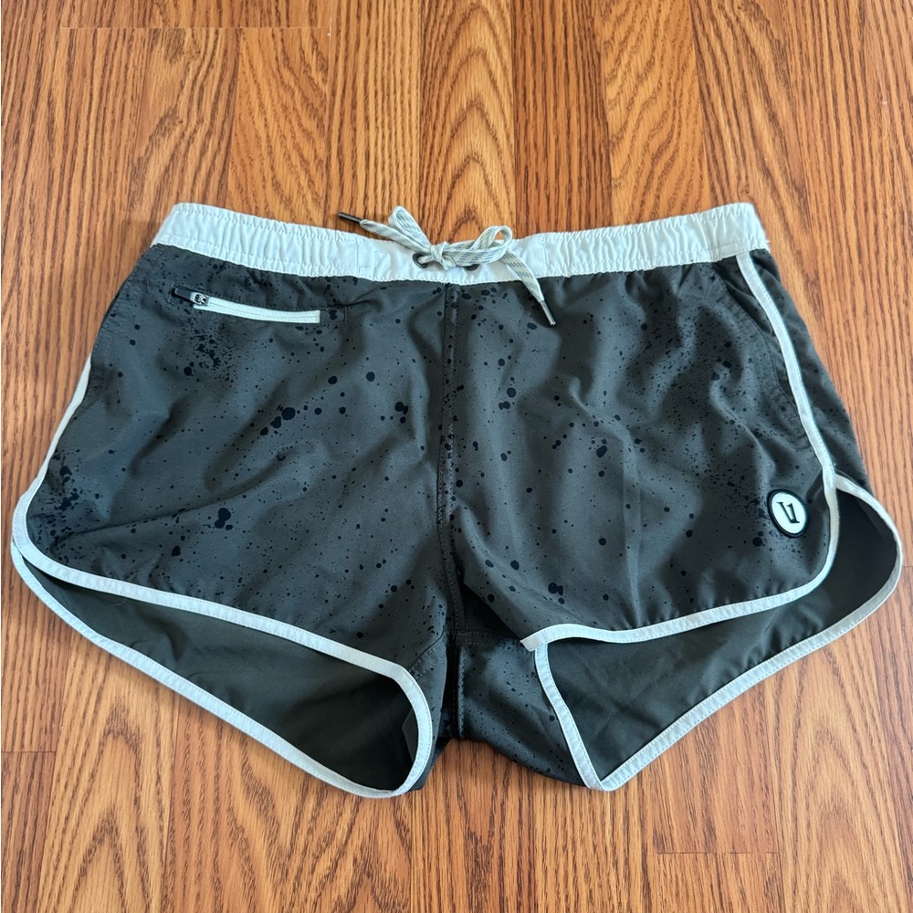 Vuori Shorts